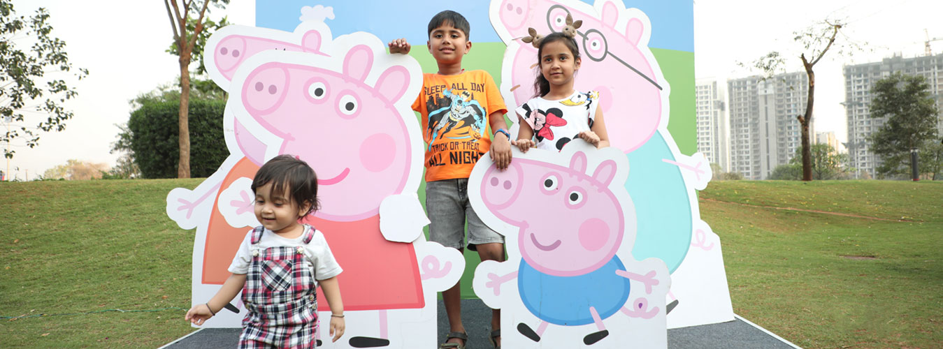 The Peppa Family takes a ride to Palava!